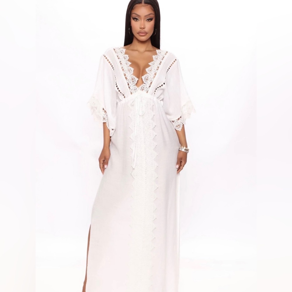 2XL Fashion Nova White Maxi Dress